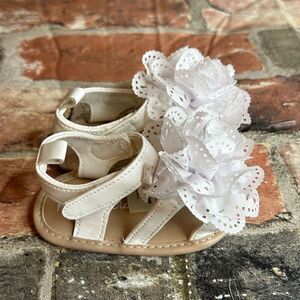 5‎ for $25🔥Rising Star Lace Flower Strappy Sandals Baby Size 6-9 Months